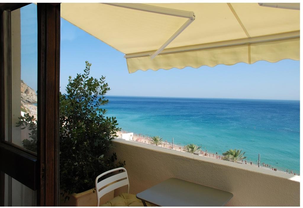 Apartamento Frente A Praia Sesimbra Rum bild